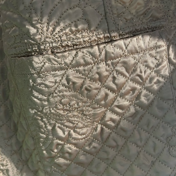 Gorgeous, quilted, black and gold “smoking jacket” - Picture 5 of 5